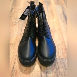 New Charles Albert Womens Louisa-S Platform Lug Black Combat Boots Size 8
